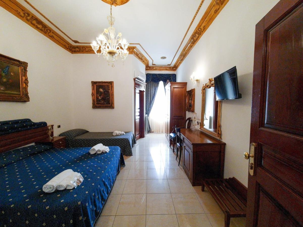 Euro Hotel Iglesias Bagian luar foto