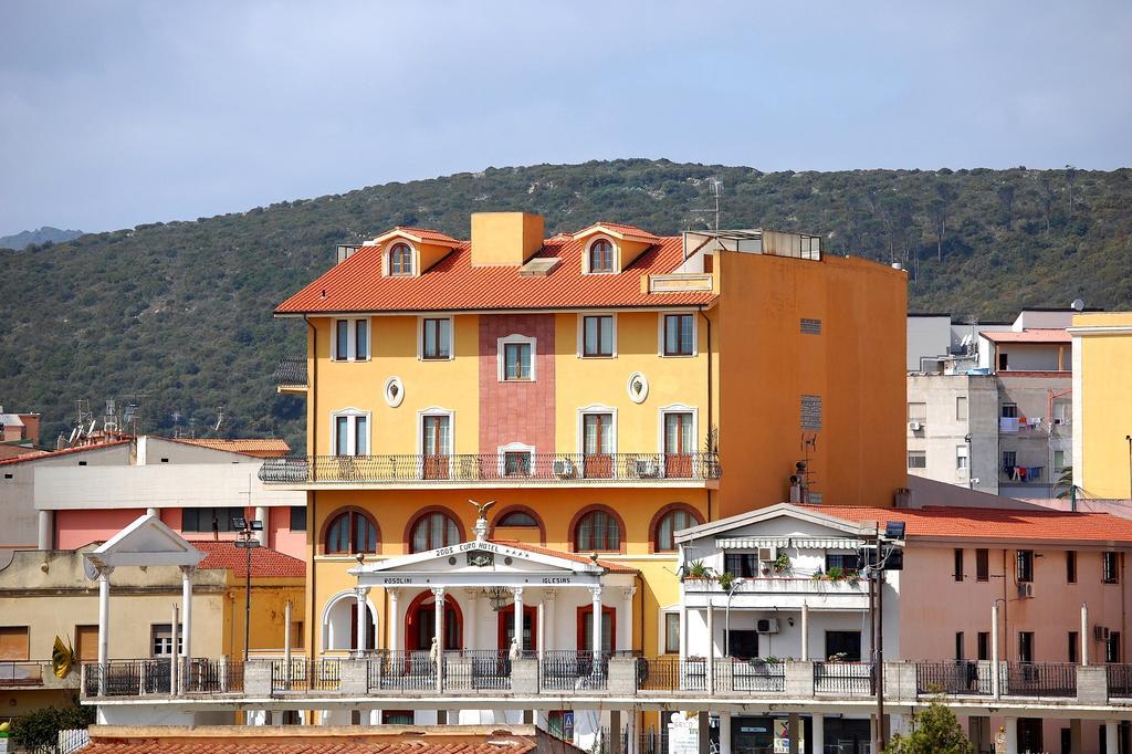 Euro Hotel Iglesias Bagian luar foto