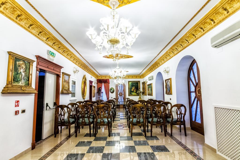 Euro Hotel Iglesias Bagian luar foto