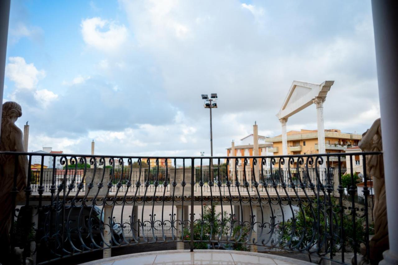Euro Hotel Iglesias Bagian luar foto