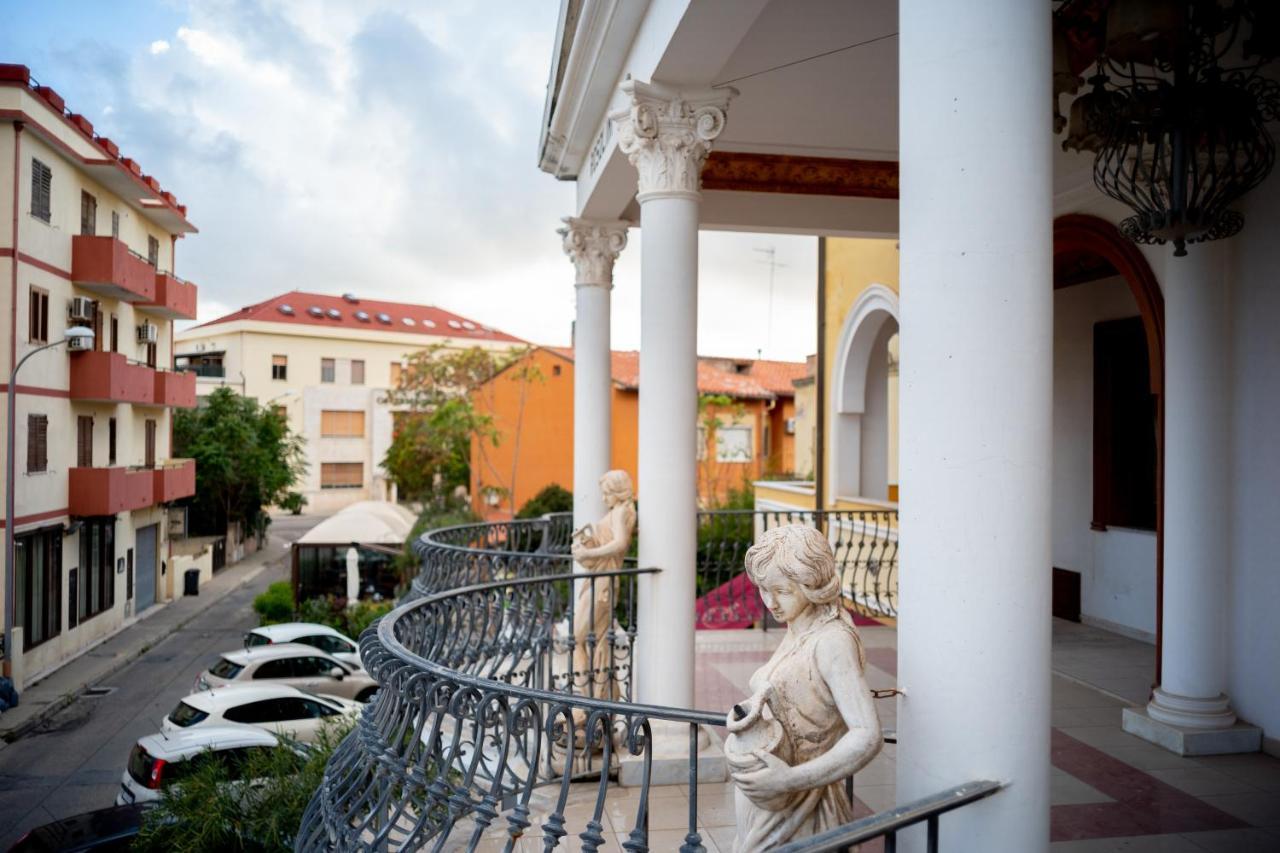 Euro Hotel Iglesias Bagian luar foto